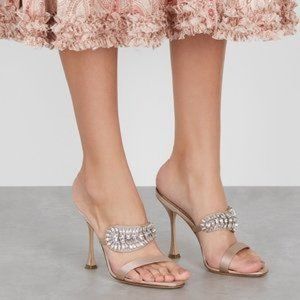 LOOKING FOR: Size 6.5 or 7 Manolo Blahnik sandal